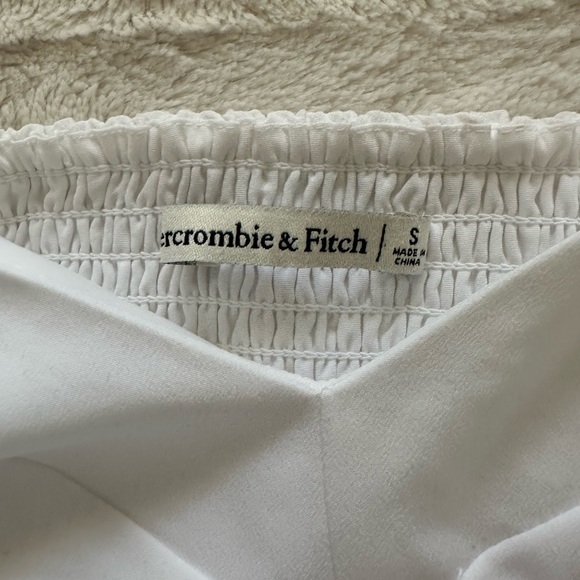 Abercrombie & Fitch White Puffy Sleeve Top - Picture 2 of 3